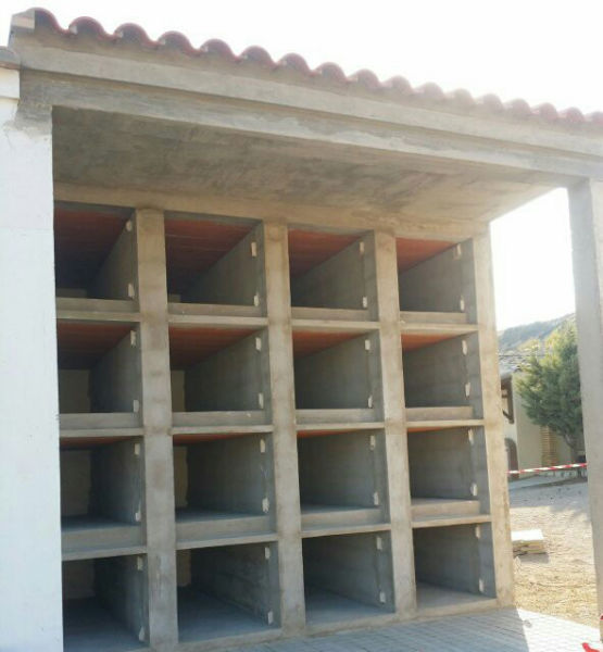 Construcción de nichos para Linzola